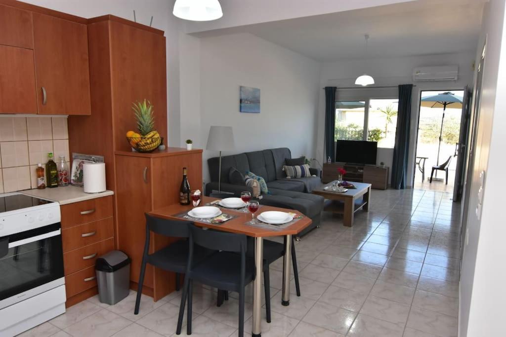 Iakovos Apartments Chorafakia Eksteriør bilde